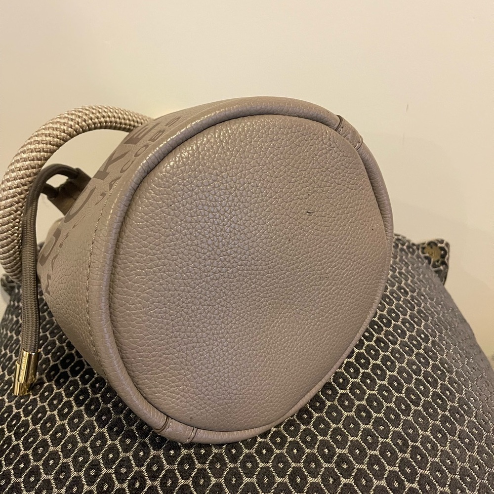Marc Jacobs -The leather bucket bag - Picture 5 of 5